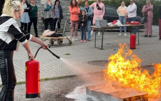 Feuerlöscher-Übung in Hüttau